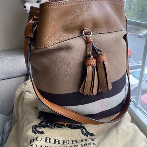 AUTHENTIC Burberry Hobo bag with pouch